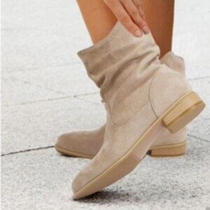 Women's Beige Faux  Suede Slouchy Ankle Boot size 9 NEW